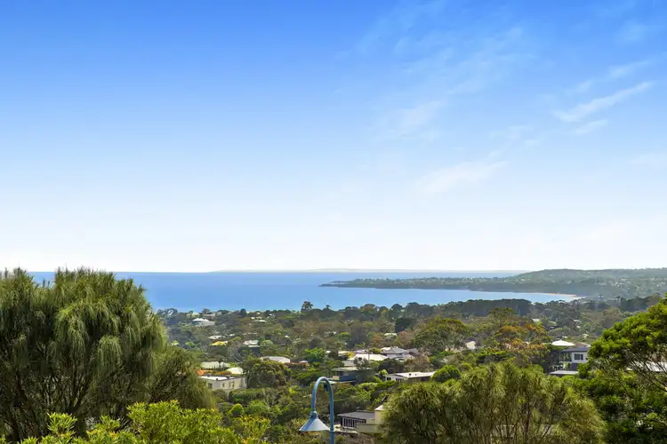 15 Rockleigh Drive, Mount Martha VIC 3934