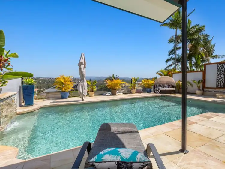 16 St Andrews Way, Banora Point NSW 2486