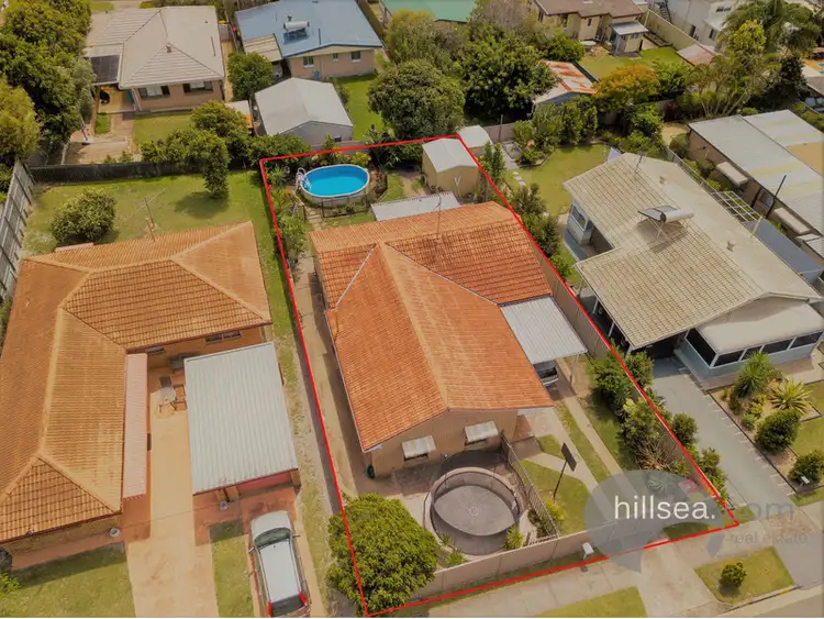 13 Swallow Avenue, Paradise Point QLD 4216