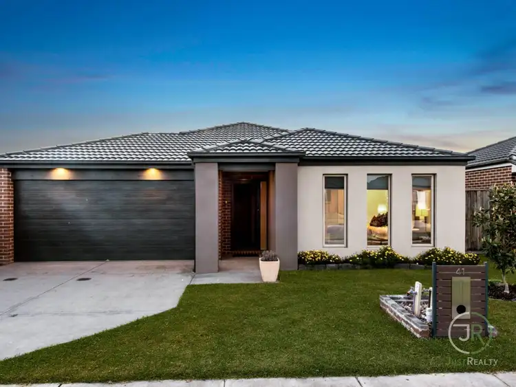 41 Spearwood Rise, Cranbourne West VIC 3977