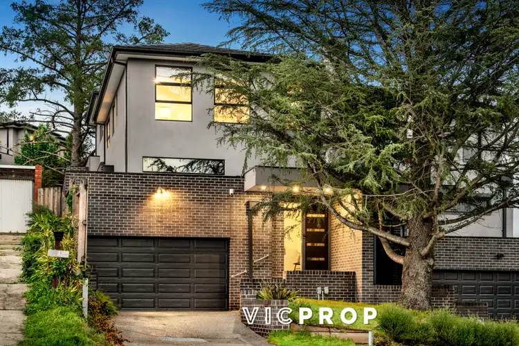 8A Gray Street, Doncaster VIC 3108