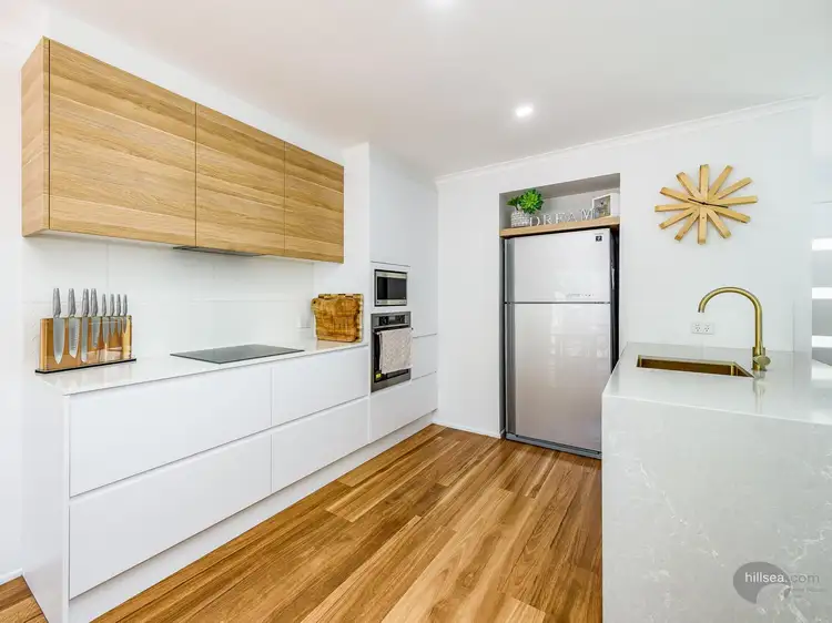 2/18 Artists Avenue, Oxenford QLD 4210