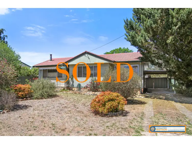 8 James Avenue, Armidale NSW 2350
