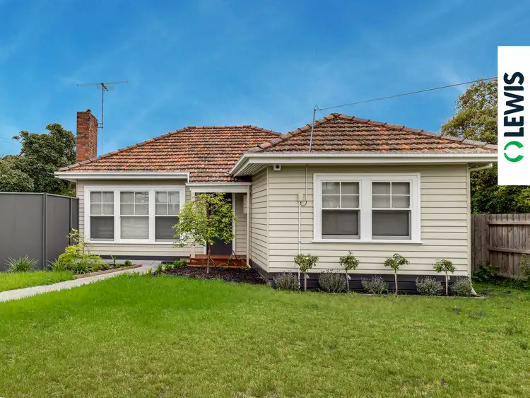 16 Mitchell Parade, Pascoe Vale South VIC 3044