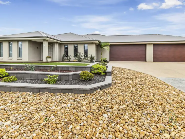 Main view of Homely house listing, 39 Dunferline Crescent, Cranbourne VIC 3977