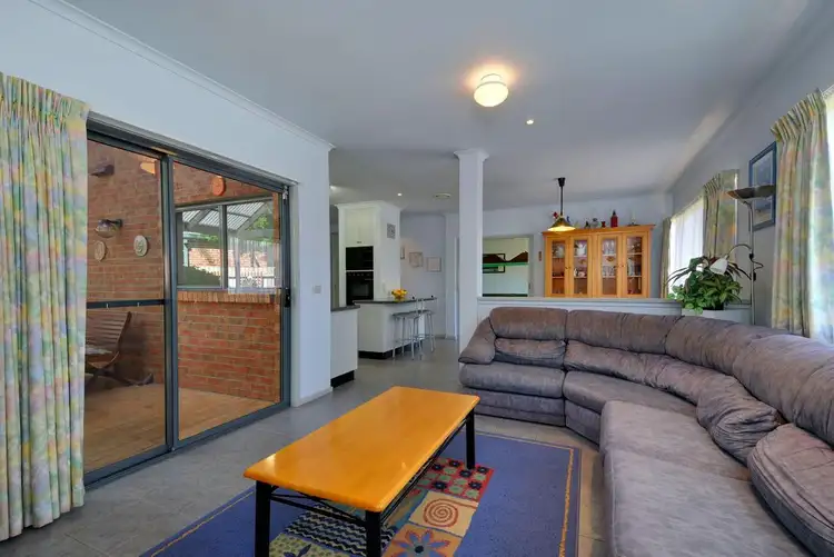 Fifth view of Homely house listing, 2 Melissa Court, Traralgon VIC 3844