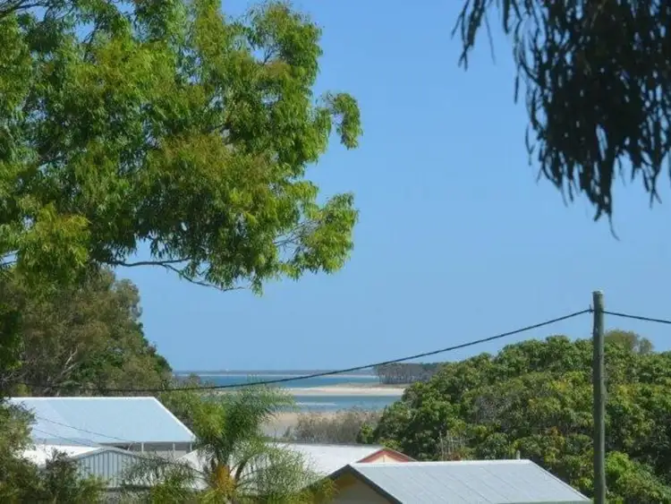 10 Rules Street, Elliott Heads QLD 4670