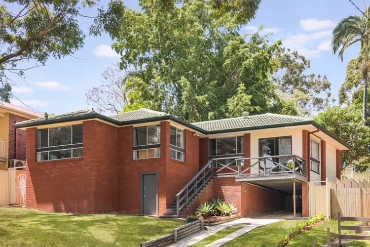 4 Dougal Drive, Wyoming NSW 2250
