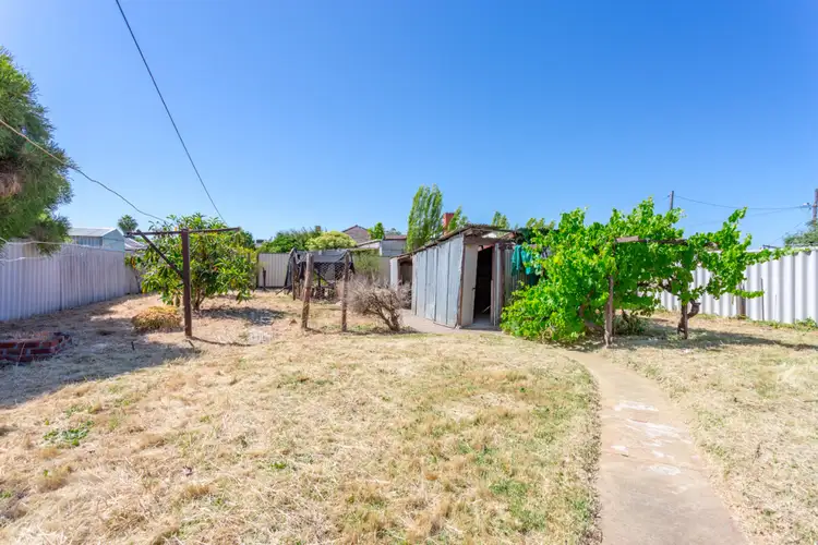 113 Mallard Way, Cannington WA 6107