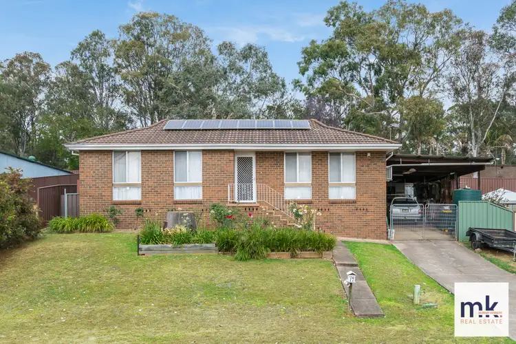 17 Dolomite Place, Eagle Vale NSW 2558