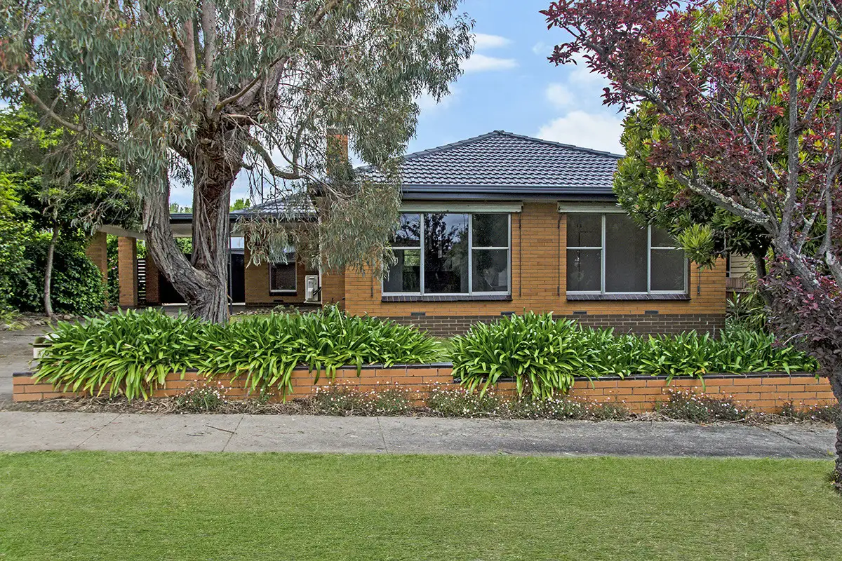 Main view of Homely house listing, 10 Shanahan Court, Hamilton VIC 3300
