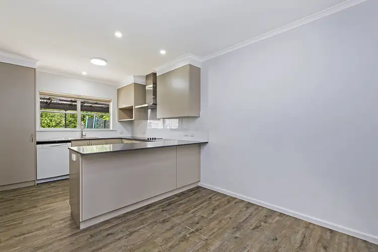 Second view of Homely house listing, 10 Shanahan Court, Hamilton VIC 3300