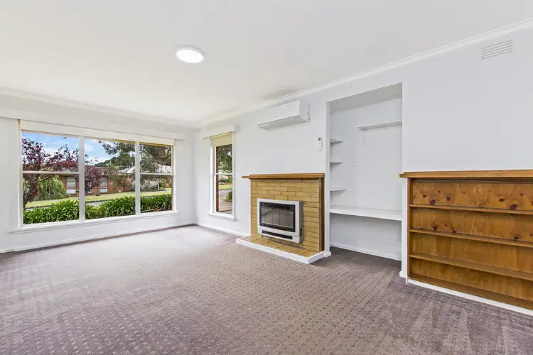 Third view of Homely house listing, 10 Shanahan Court, Hamilton VIC 3300