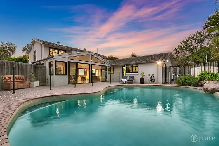 47 Marmindie Street, Chapel Hill QLD 4069