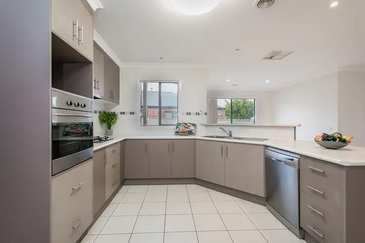 Second view of Homely house listing, 5 Wren Court, Wodonga VIC 3690