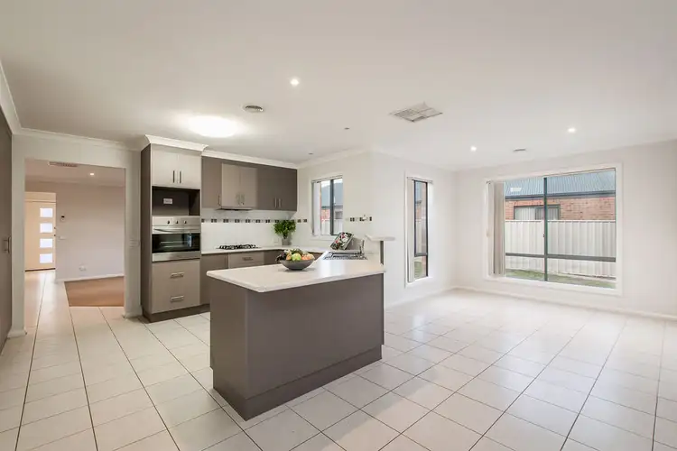 Third view of Homely house listing, 5 Wren Court, Wodonga VIC 3690