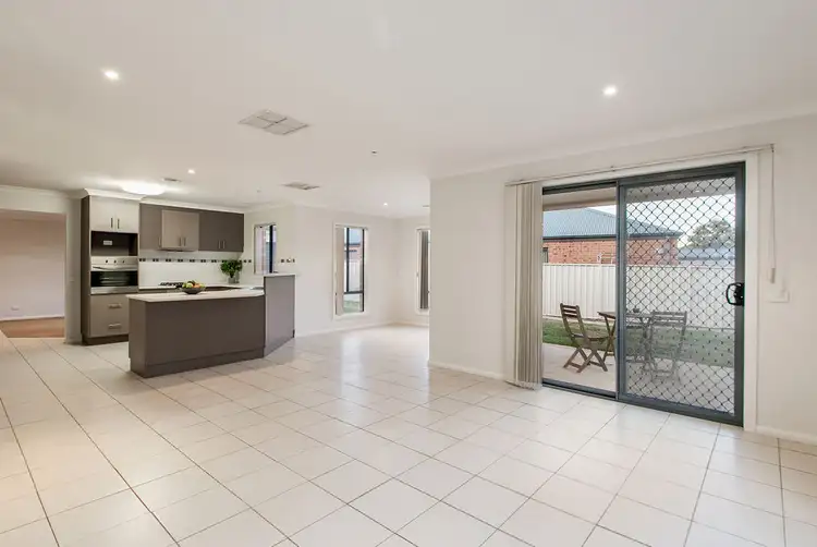 Fourth view of Homely house listing, 5 Wren Court, Wodonga VIC 3690