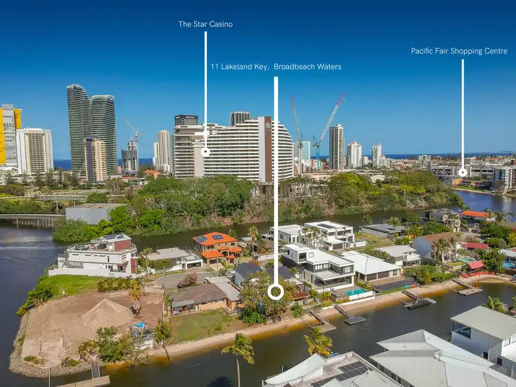11 Lakeland Key, Broadbeach Waters QLD 4218