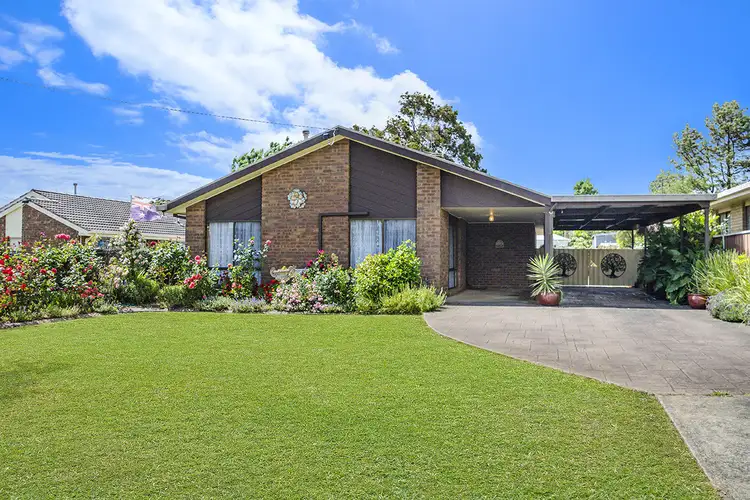 8 Chamberlain Crt, Hamilton VIC 3300