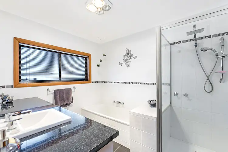 Fourth view of Homely house listing, 8 Chamberlain Crt, Hamilton VIC 3300