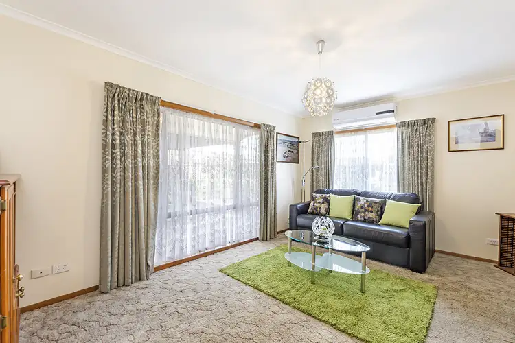 Fifth view of Homely house listing, 8 Chamberlain Crt, Hamilton VIC 3300