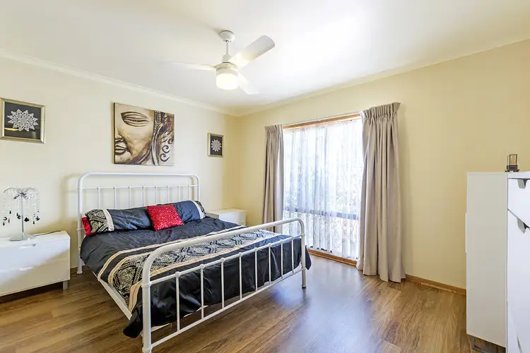 Sixth view of Homely house listing, 8 Chamberlain Crt, Hamilton VIC 3300