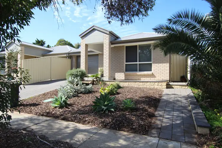 16 Felix Crescent, Morphett Vale SA 5162
