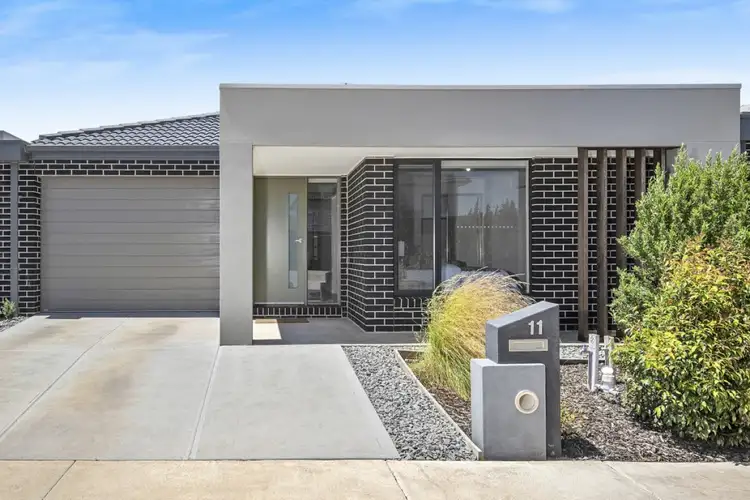 11 Albany Way, Charlemont VIC 3217