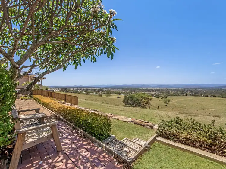 4 Banksia Court, Lowood QLD 4311