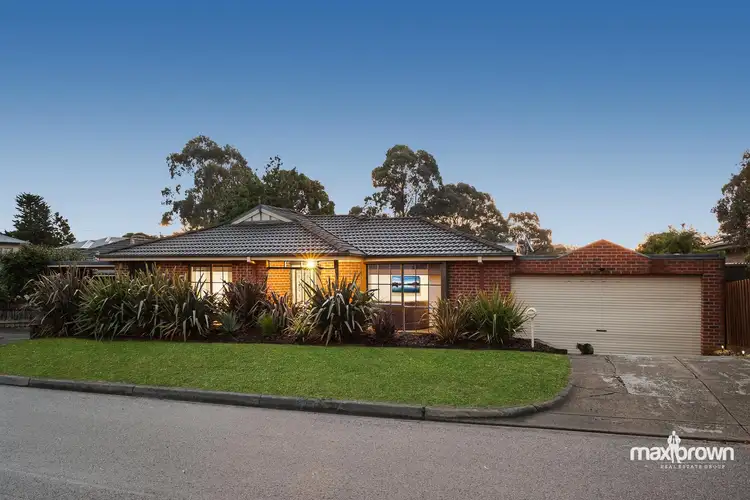 9 Moana Drive, Mooroolbark VIC 3138