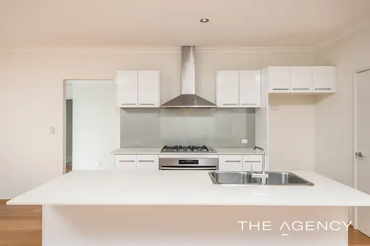 28 Cosmia Grove, Jindalee WA 6036