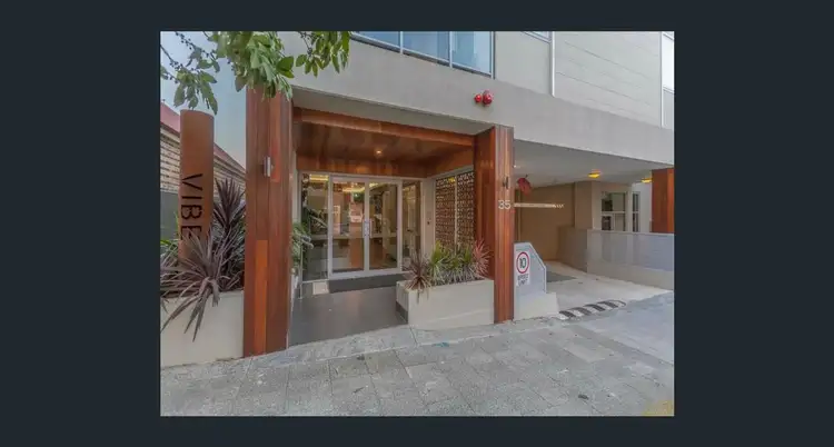 35 Wellington Street