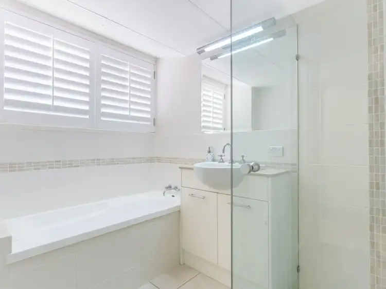 Seventh view of Homely apartment listing, 2/148 Surf Parade, Broadbeach QLD 4218