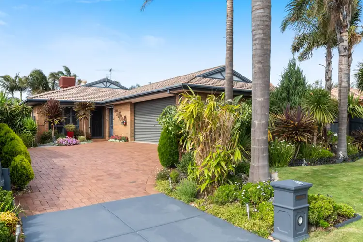 6 Manuka Court, Frankston South VIC 3199