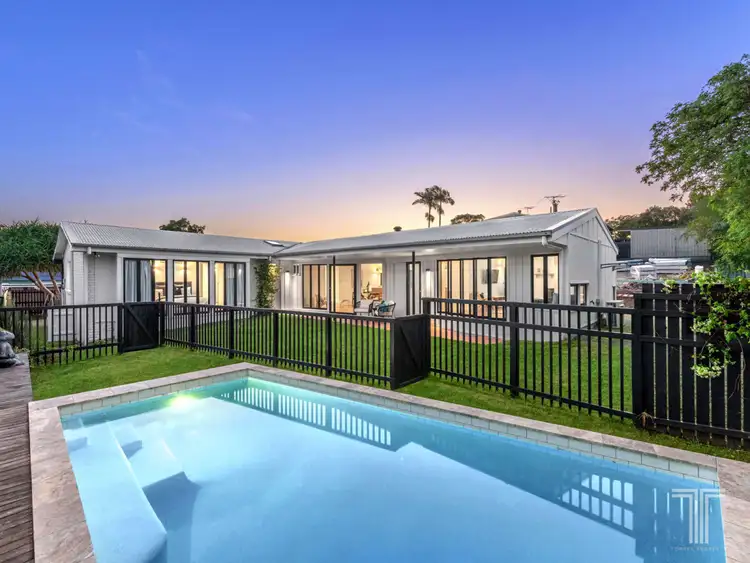 10 Pavuvu Street, Mansfield QLD 4122