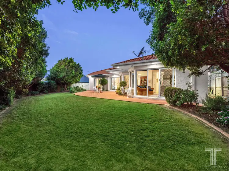15 Braemar Place, Carindale QLD 4152