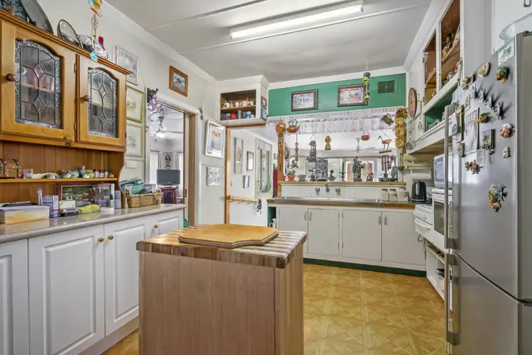 Sixth view of Homely house listing, 2 Picton Court, Sale VIC 3850