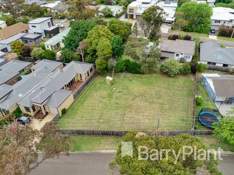 19 Marks Avenue, Rosebud VIC 3939