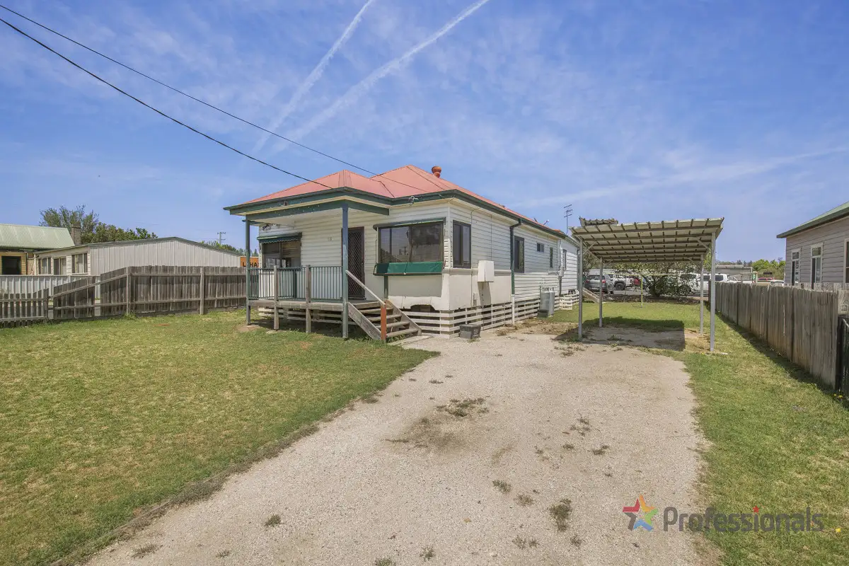 Main view of Homely house listing, 98 Golgotha Street, Armidale NSW 2350