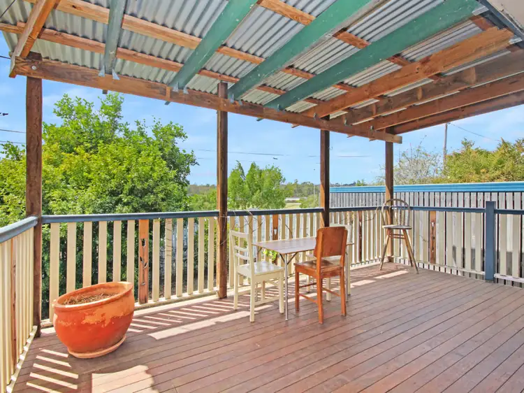 8 Crescent Street, Leichhardt QLD 4305