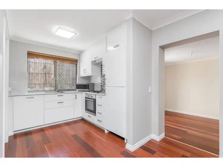 Seventh view of Homely house listing, 2/15 Hesford Avenue, Mount Pleasant WA 6153