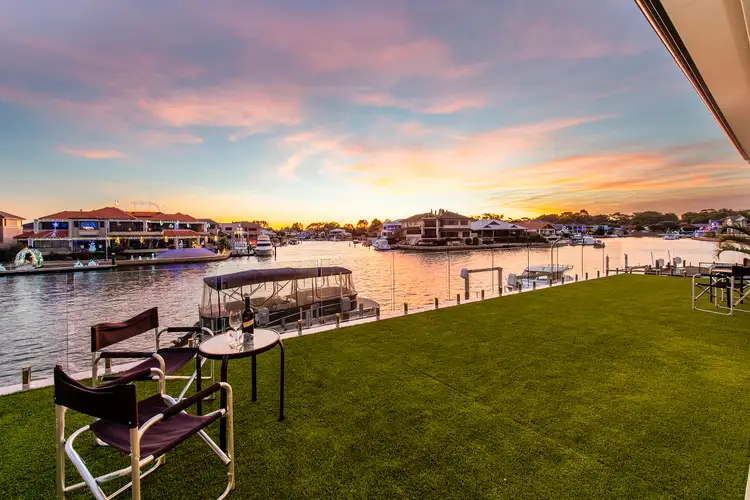 15 Finistere Island Retreat, Halls Head WA 6210