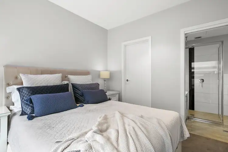 Fourth view of Homely apartment listing, 2/32 Spray Street, Mornington VIC 3931