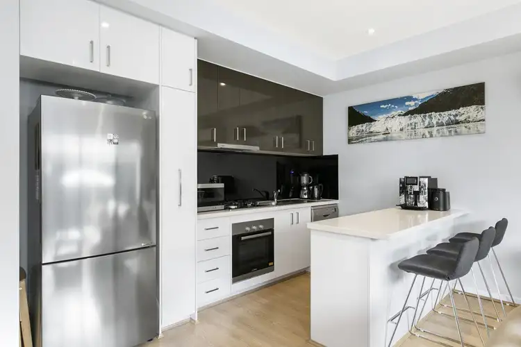 Fifth view of Homely apartment listing, 2/32 Spray Street, Mornington VIC 3931