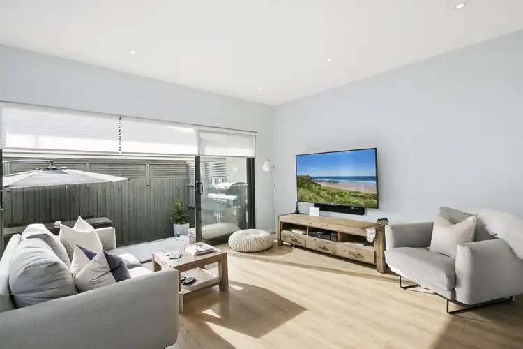 Sixth view of Homely apartment listing, 2/32 Spray Street, Mornington VIC 3931