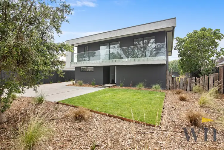 84 Seaview Avenue, Safety Beach VIC 3936