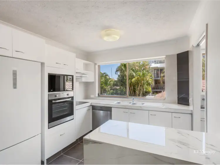 7/10 Peak Avenue, Main Beach QLD 4217