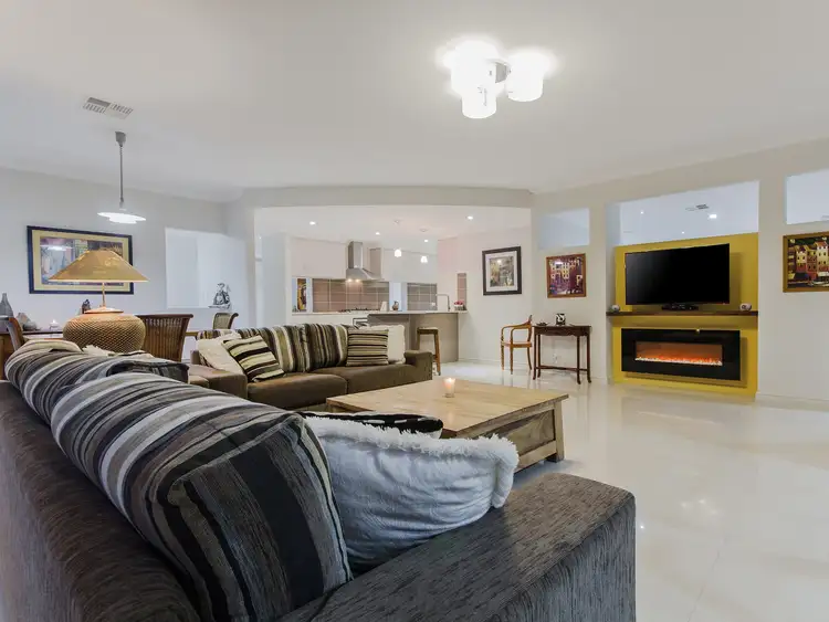33 Aventurine Parade, Wellard WA 6170