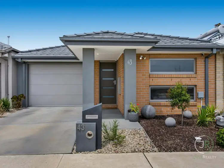 43 Kershope View, Clyde North VIC 3978