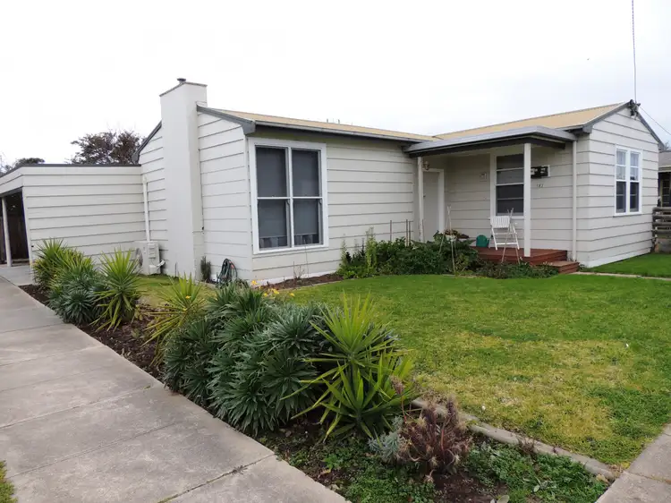 193 Desailly Street